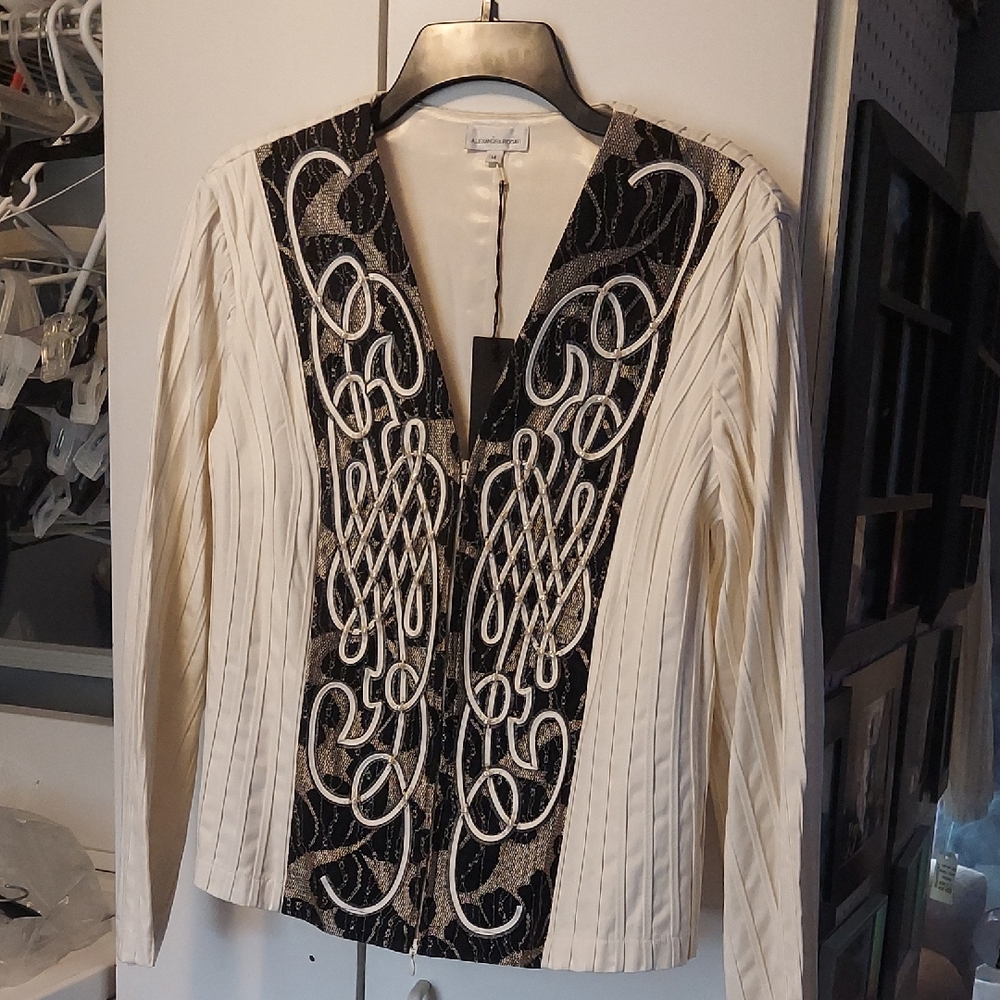 Chic Black and White Embroidered Women's Zip Up Blouse